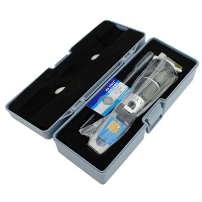 Refraktometar sa setom za kalibraciju