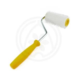 Jež za otvaranje mednih poklopaca, sa bijelim plastičnim iglama, BEE